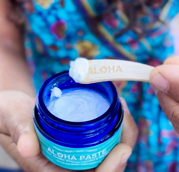 TASTE OF HAWAII WITH EVERY BRUSH 🌸✨  We offer two flavor options / minty fresh + coconut haupia