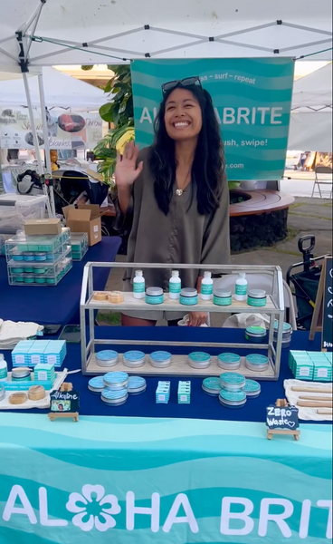 September 26, 2023 ~ 🎉 Come join us this morning for Brite WhiteAloha Smiles! @waileavillagefarmersmarket @waileavillage🦷💕💕