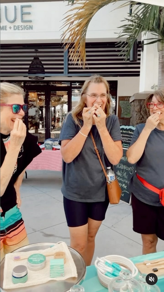 February 9, 2024 ~ Chatting with these ladies who stopped by our booth this week at the @waileavillagefarmersmarket 🦷✨ they tried booth of our swipe flavors and we loved hearing their feedback! And they loved that you could use the coconut swipes on dogs